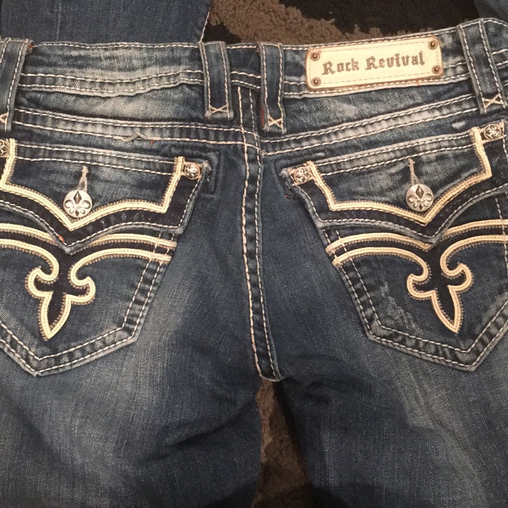 Authentic Rock Revival Jeans 29